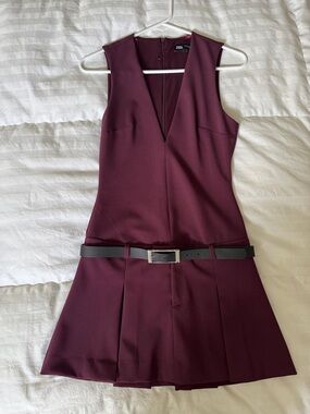 Zara Deep Plum V-Neck Pleated Mini Dress with Black Belt